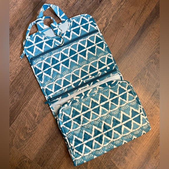 Seabird Society The Sunshine Daydream Hanging Toiletry Bag - Picture 4 of 9